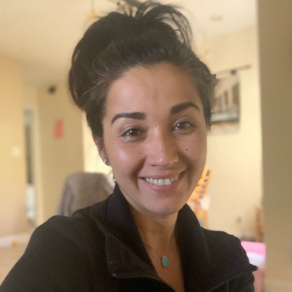 Meet your Posher, JoAn Duray - Picture 1 of 2